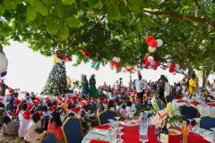 Christmas-with-snh10